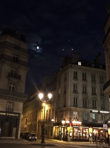 パリ紀行　2017　（パリの夜空）